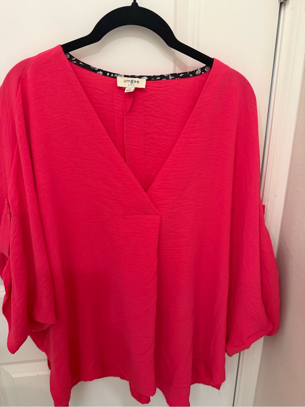 Umgee Hot Pink V-Neck Dolman Tunic M runs large
